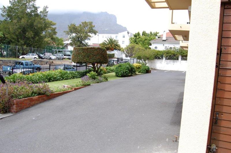 To Let 2 Bedroom Property for Rent in Tamboerskloof Western Cape